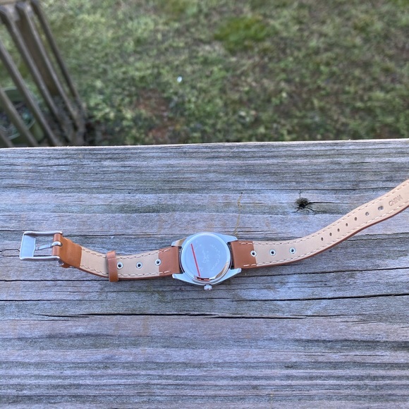 Tan faux leather Fashion watch w/ tiny stud accents New in box - Picture 3 of 10